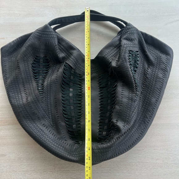 Elie Tahari 100% Leather Hobo Bag in Black NWOT - Picture 13 of 17